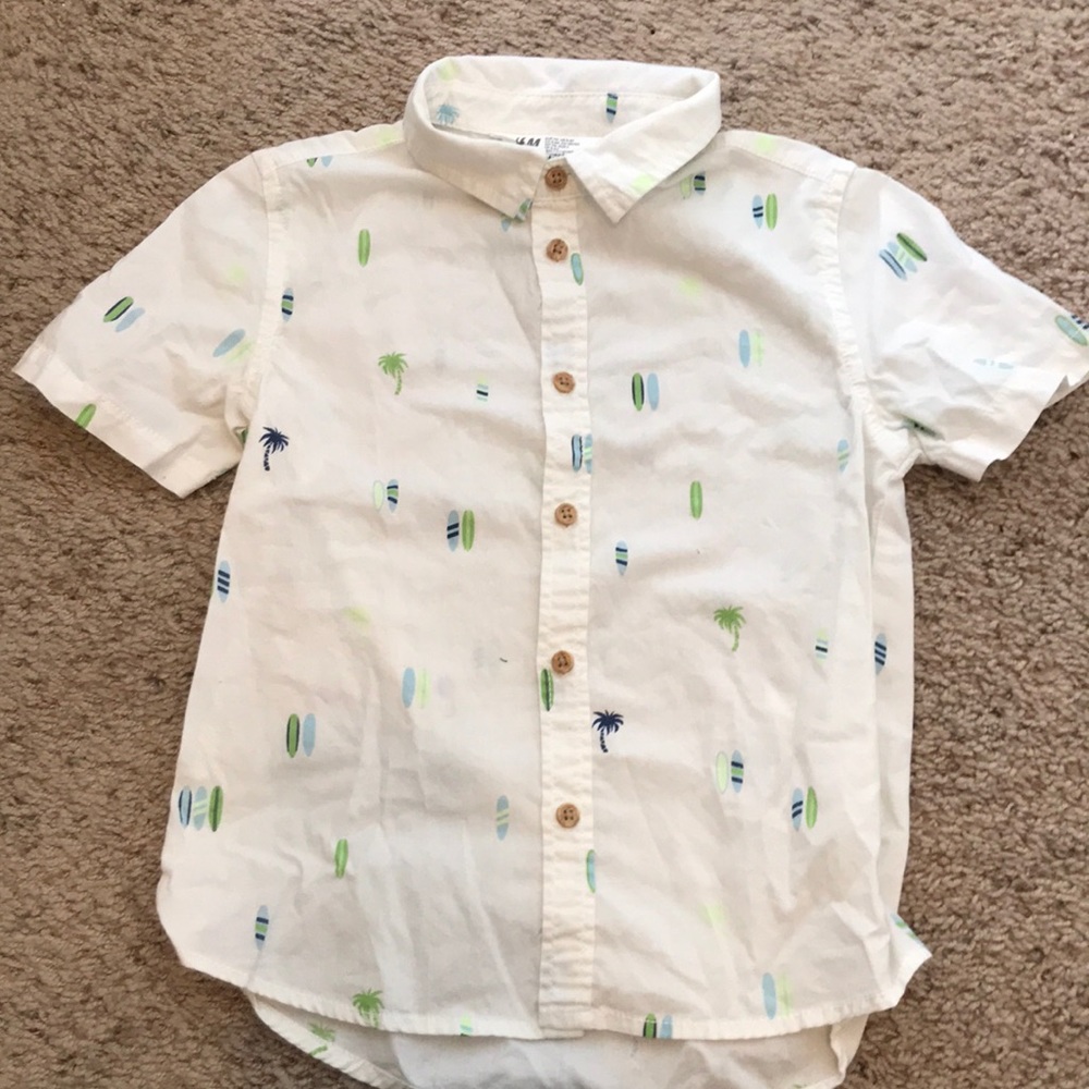 Boy H&M short sleeve button up shirt. Worn once